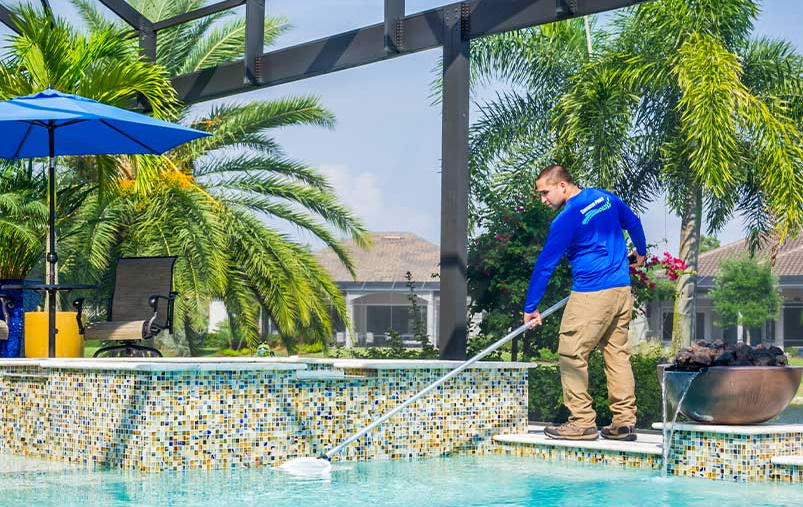 Pool cleanin in kissimmee